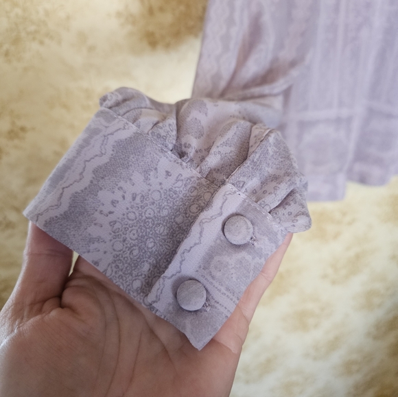 Jennifer Lopez Medium Blouse - Picture 7 of 8